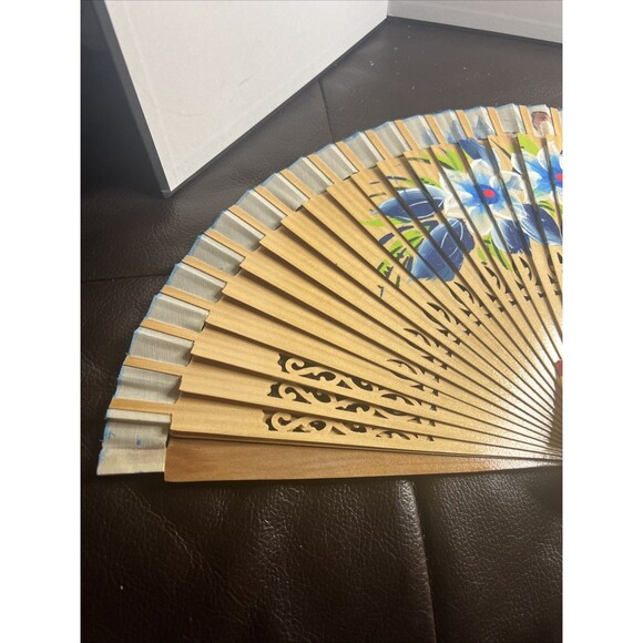 Spanish Hand Painted Wooden Folding Fan Decorative Accessory Espana NWT Abanico - Picture 6 of 9